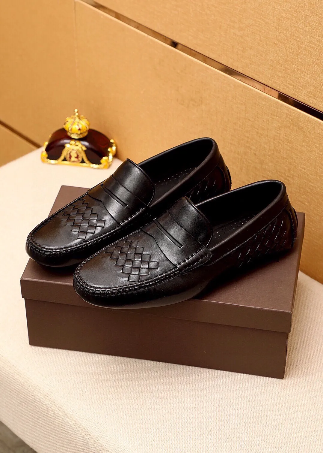 Men's shoes 💰: 500 💰💐 BV men's slip-on shoes® [BOTTEGA VENETA] official website counter new model, one-to-one mold opening ⚠Italian calfskin ➕embossed ➕cow 🐂 leather lining. Driving slip-ons, available at counters, sizes 38～44 (45🉑️customized)